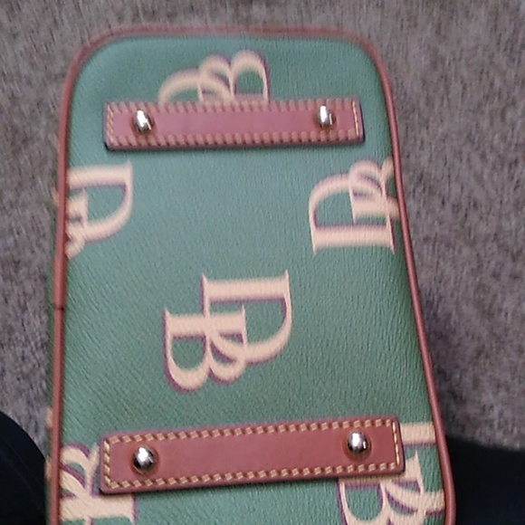 Dooney and Bourke mini crossbody - Picture 5 of 5